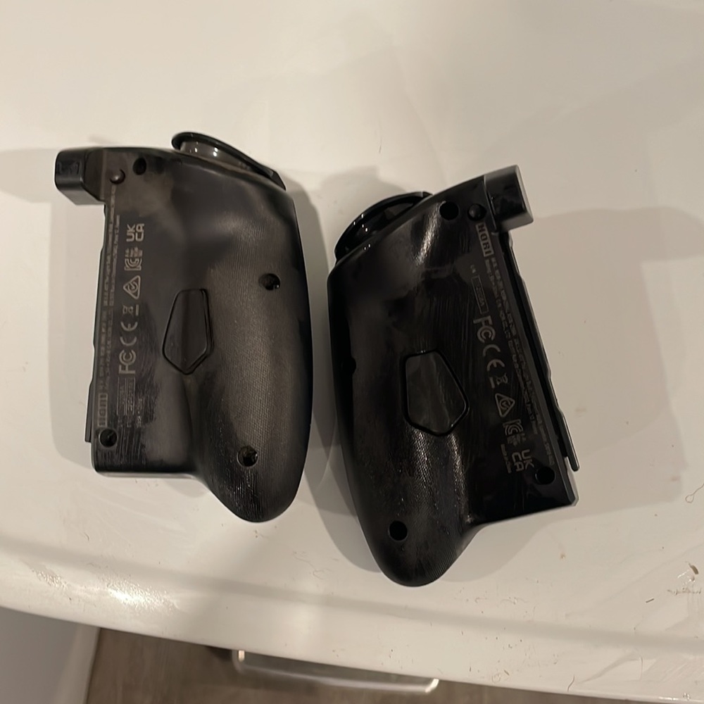 Nintendo Switch Controllers - Picture 2 of 2